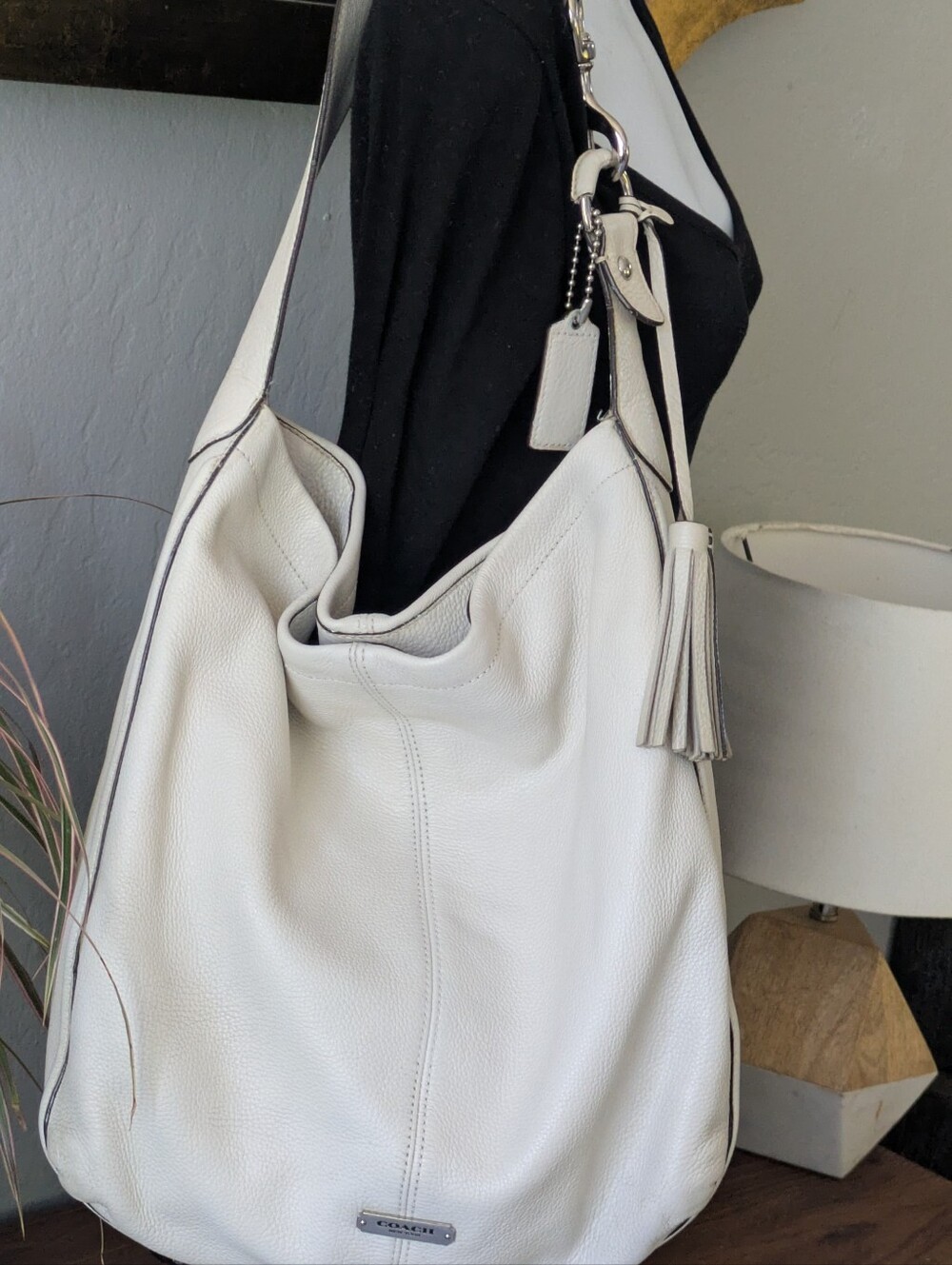 Coach Retired Avery Stud Hobo Cream Leather Shoulder Bag. - Picture 2 of 14